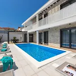 Villa Pjaula